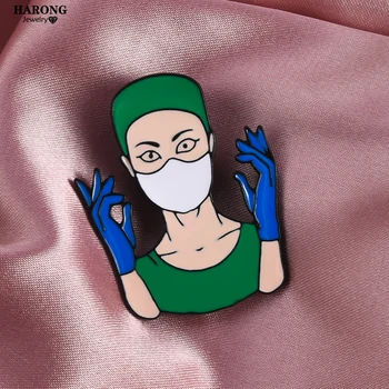 Yeni Karikatür Cerrah Tıbbi Personel Broş Pin Yeşil Emaye Hemşire Doktor Klasik Rozet Takı Sırt Çantası Düğme Pimleri Kadınlar için Hediye