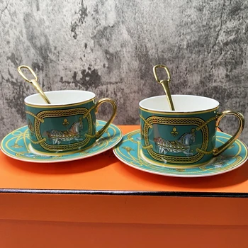 At Porselen kahve fincan ve çay tabağı kemik çini kahve Fincanı Üst Sınıf anahat altın çay fincan ve çay tabağı seti